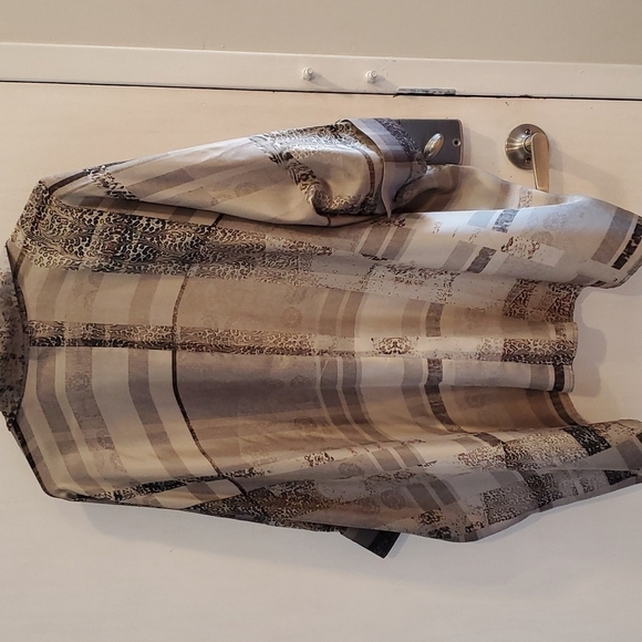 WORTH NY Silk Animal Print Oversized Button Up PS - Picture 6 of 6